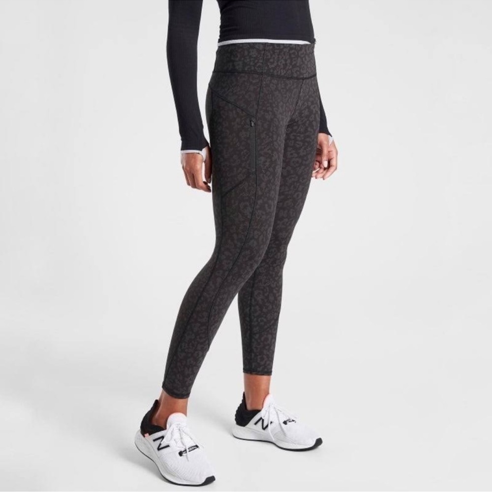 Athleta Rainier Reflective Leggings Lund Black Gray Printed Size XS Petite Women